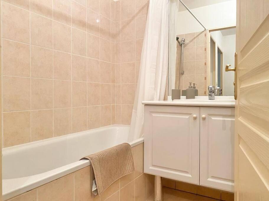 Havre De Paix La Joliette : Urban Modern Cosy Chic Apartment Marseille Bagian luar foto